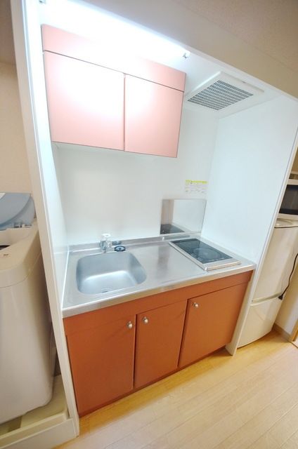 西武拝島線 東大和市駅 徒歩21分 2階建 築20年のキッチン写真