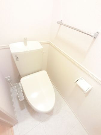 東武伊勢崎線 太田駅 徒歩25分 3階建 築9年のトイレ写真