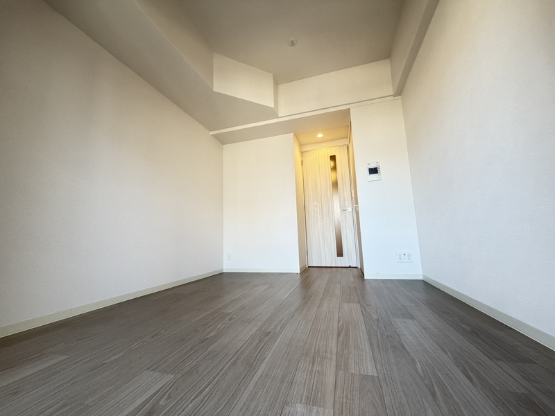 スプランディッド新大阪WESTの居間写真