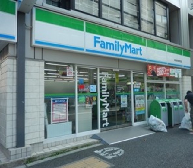 コンビニ　ファミリーマート神田和泉町店（コンビニ）まで163m