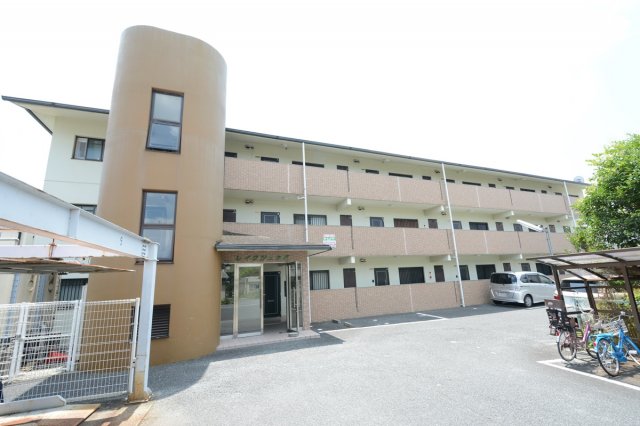建物外観　敷地内に駐車場あります！