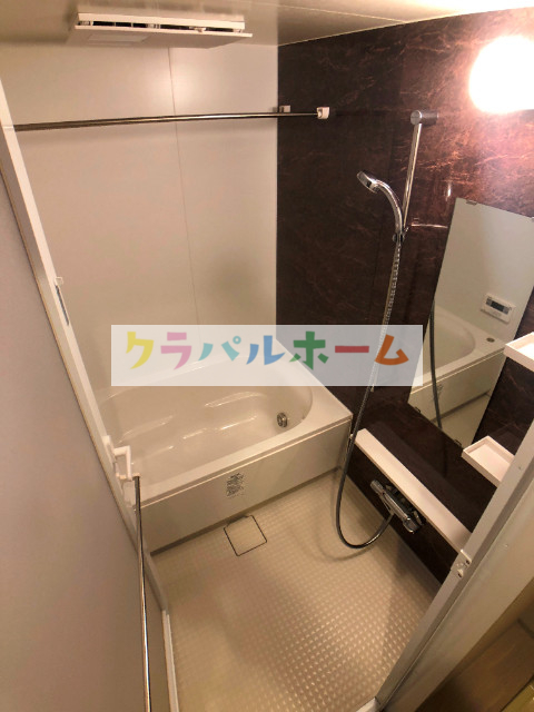 地下鉄御堂筋線 西中島南方駅 徒歩5分 8階建 築7年の風呂写真