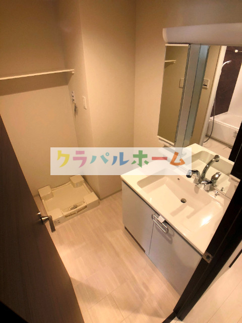 地下鉄御堂筋線 西中島南方駅 徒歩5分 8階建 築7年の内装写真