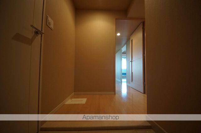ＪＲ山手線 代々木駅 徒歩3分 27階建 築20年の玄関写真