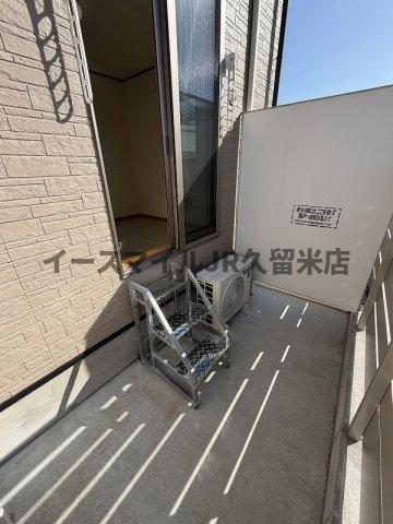 バルコニー　暖かな日差しのふりそそぐバルコニー