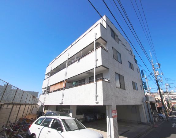 建物外観　鉄骨造４階建マンション