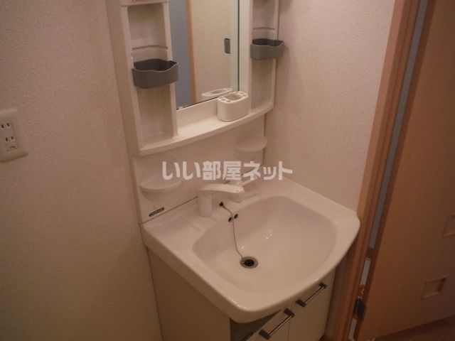 ＪＲ奥羽本線 弘前駅 バス乗車時間：30分 最寄りバス停で下車 徒歩8分 2階建 築22年の内装写真