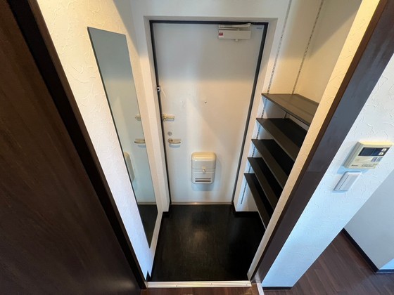 玄関　※別部屋の写真です