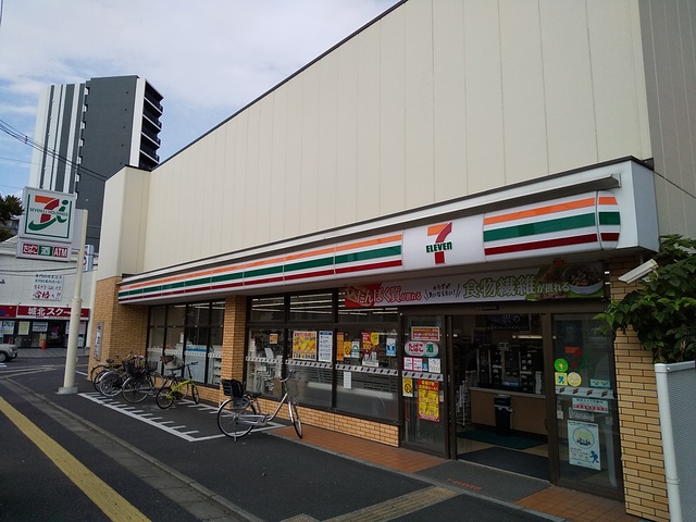 コンビニ　セブンイレブン葛飾堀切７丁目店（コンビニ）まで350m