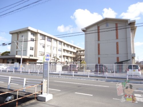 小学校　岡山市立平井小学校（小学校）まで948m