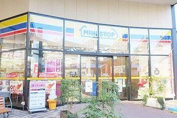 コンビニ　ミニストップイオンレイクタウン店（コンビニ）まで330m