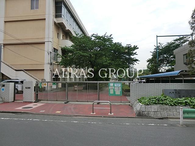 中学校　大田区立蒲田中学校（中学校）まで883m