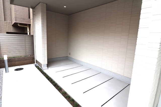 その他　屋根付き駐輪場