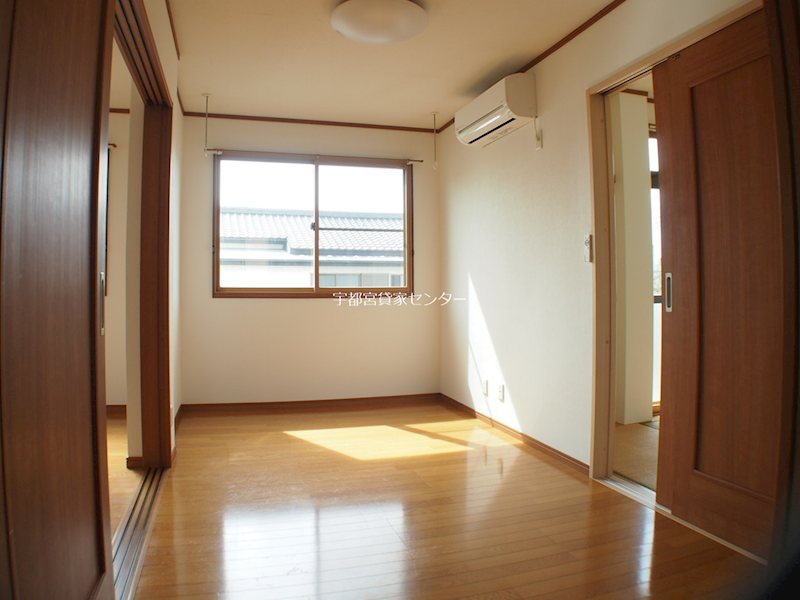 一興マンションの居間写真