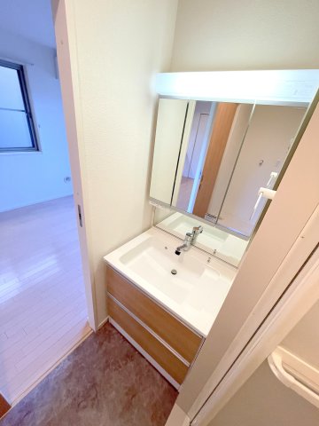 洗面設備　★※同タイプ別室の参考写真です★