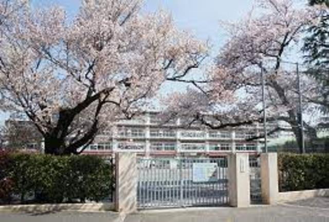 小学校　杉並区立馬橋小学校（小学校）まで675m