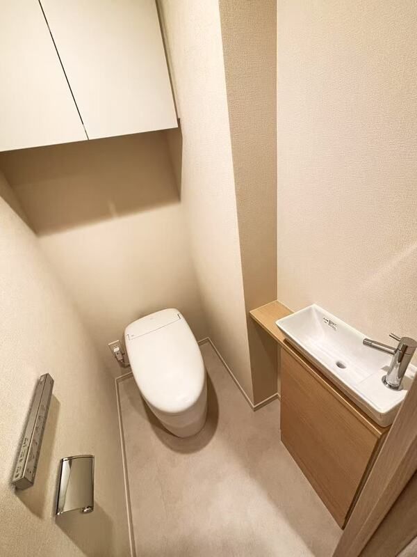 トイレ　写真は同タイプ住居です。