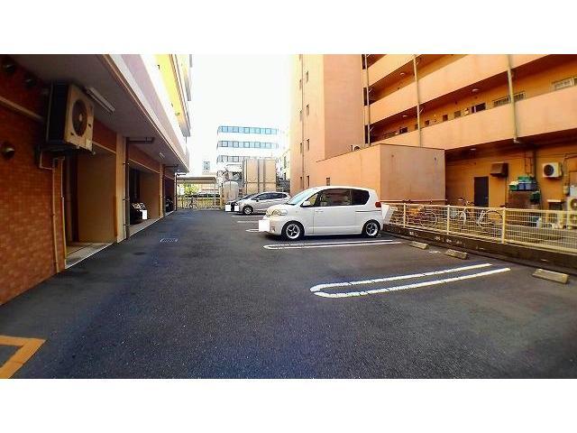 駐車場　駐車場