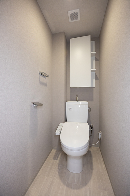 トイレ　※写真は同タイプ住戸です。
