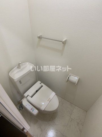 高松琴平電鉄長尾線 林道駅 徒歩9分 3階建 築18年のトイレ写真