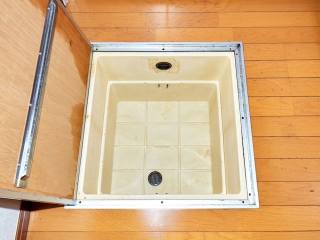 収納　キッチンの床下収納
