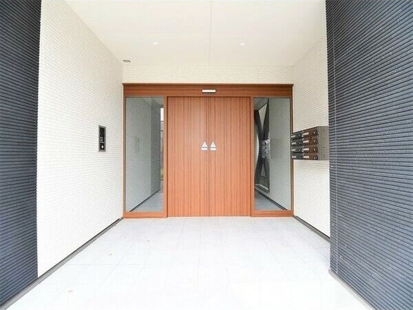 エントランス　名古屋で一番初期費用の安い賃貸専門の不動産会社です(^^)