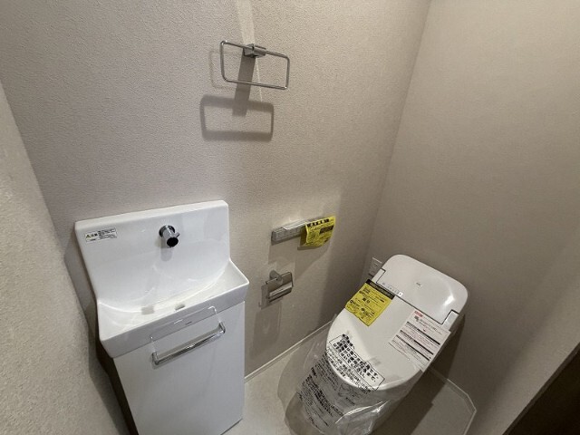 トイレ　※別号室の写真です。