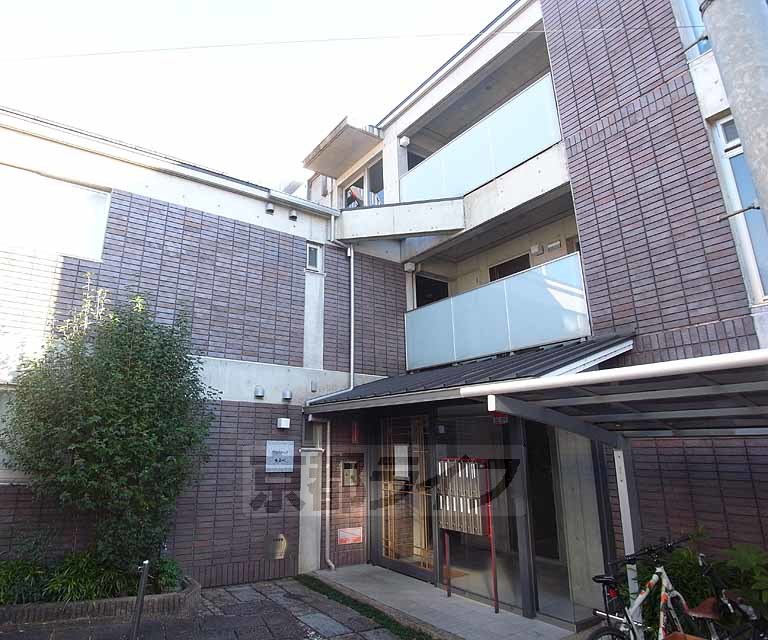 West Court 北白川の外観写真