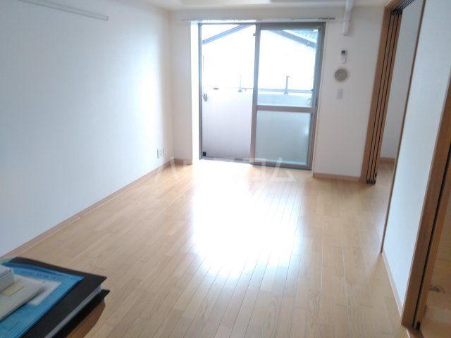 グリーンテラスの居間写真
