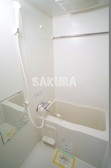 バス・シャワールーム　雨の日でも安心の浴室乾燥機付きです♪