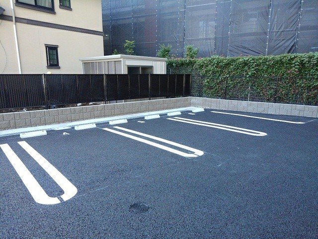 駐車場　車をお持ちの方に嬉しい駐車場付きの物件です