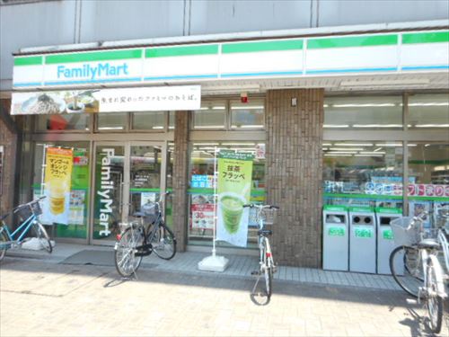 コンビニ　ファミリーマート本川越駅前店（コンビニ）まで456m