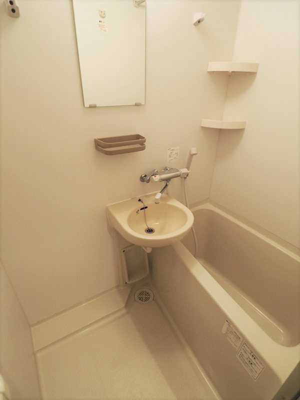 バス・シャワールーム　※同物件、別部屋の写真です。