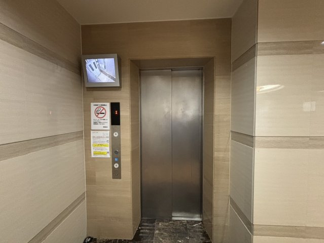 ロビー　エレベーターです