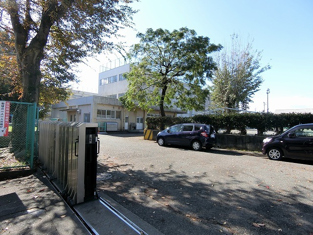 小学校　富士市立原田小学校（小学校）まで426m