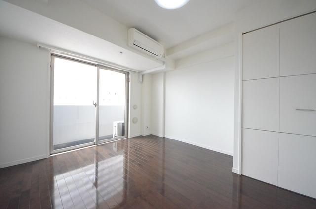 居室・リビング　☆明るいお部屋です☆