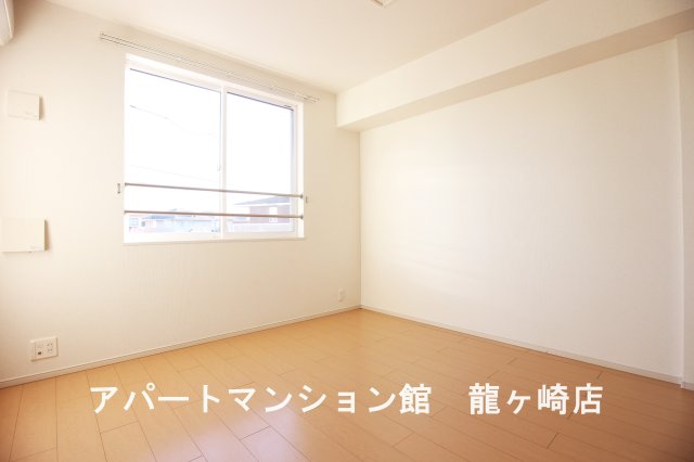 居室・リビング　２階にあります。