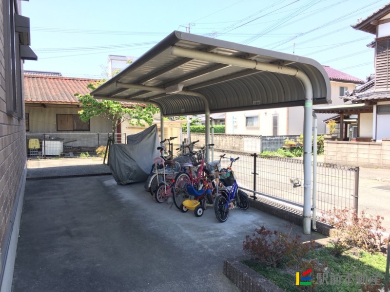 【朝倉郡筑前町朝日のアパートの駐車場】