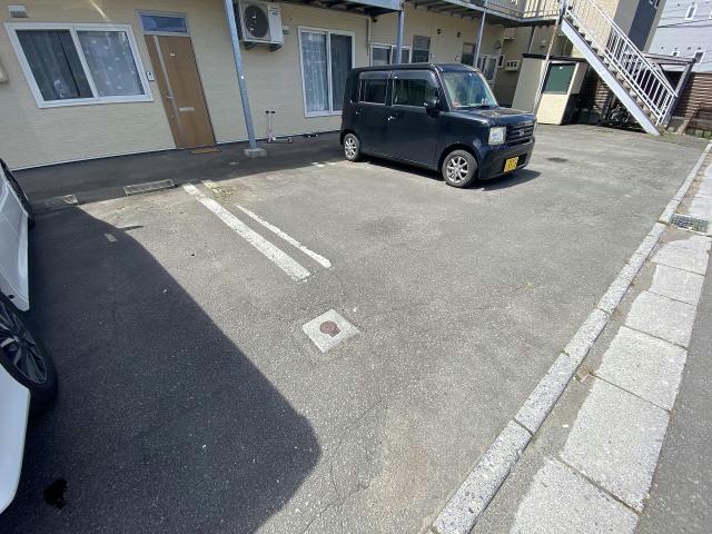 【函館市美原のアパートの駐車場】