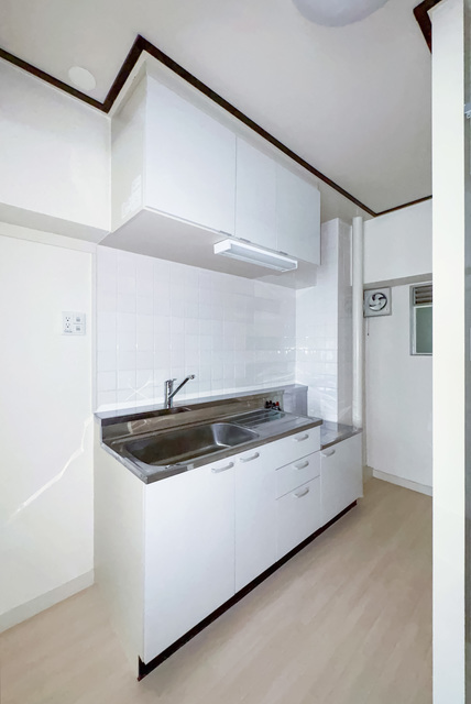 キッチン　コンパクトで使い勝手の良いキッチン