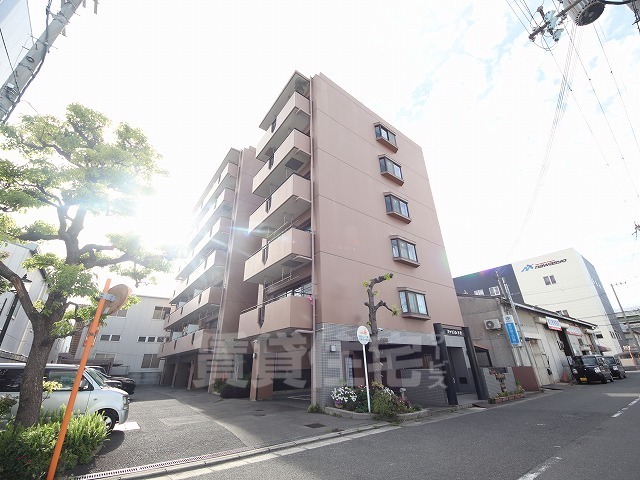 東大阪市水走のマンションの建物外観