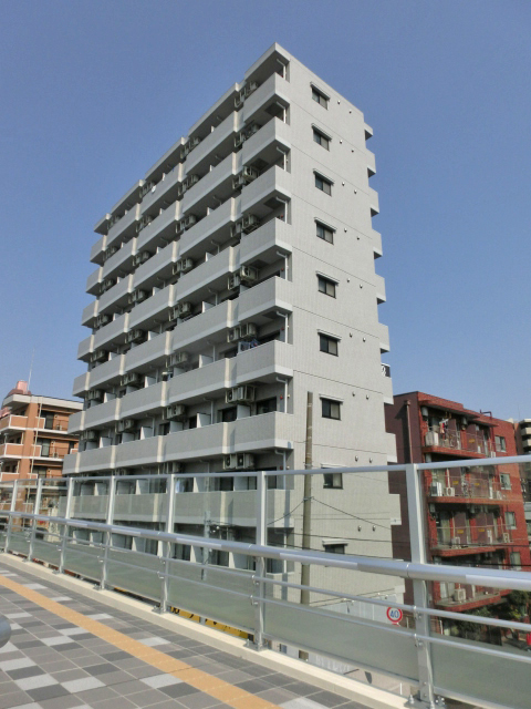 クリオ神奈川新町壱番館の建物外観