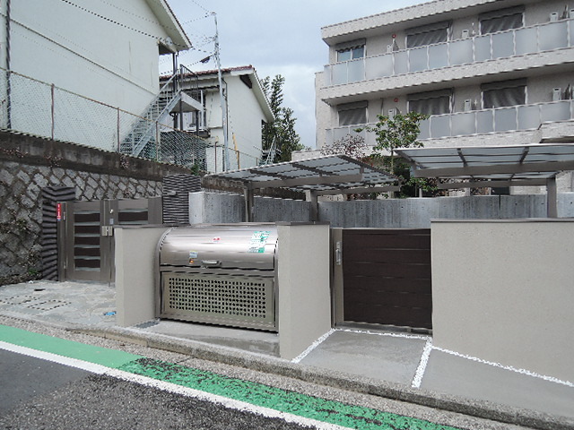 横浜市金沢区能見台通のマンションの建物外観