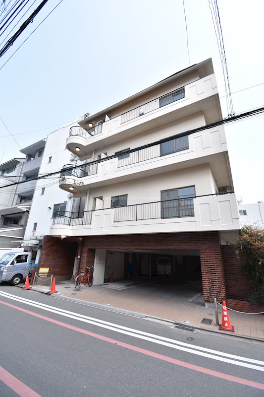 京都市中京区梅屋町のマンションの建物外観