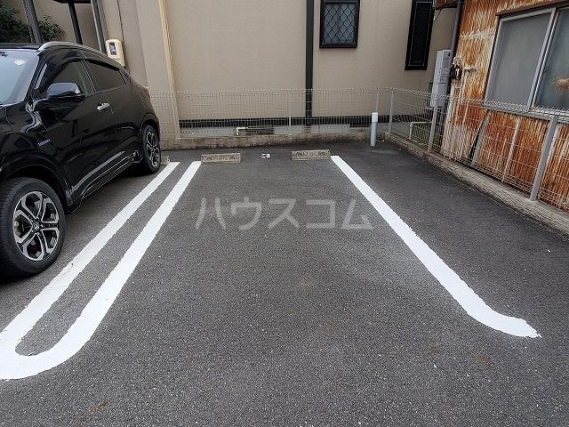 【名古屋市南区豊田のアパートの駐車場】