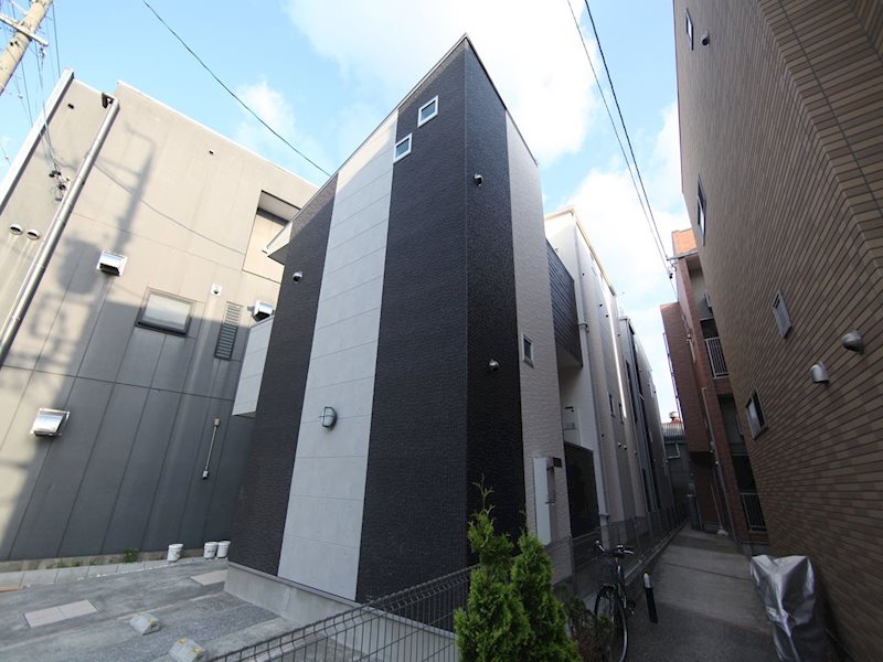 名古屋市昭和区白金のアパートの建物外観