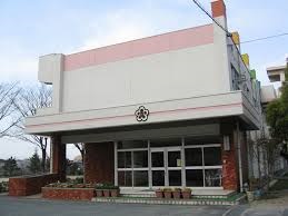 小学校　北九州市立赤坂小学校（小学校）まで283m