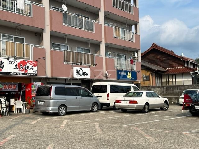 【瀬戸市東赤重町のマンションの飲食店】