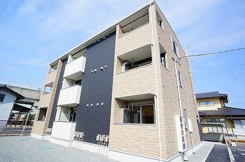 郡山市字八木橋のアパートの建物外観