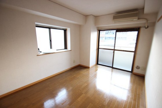 居室・リビング　別号室の写真です。